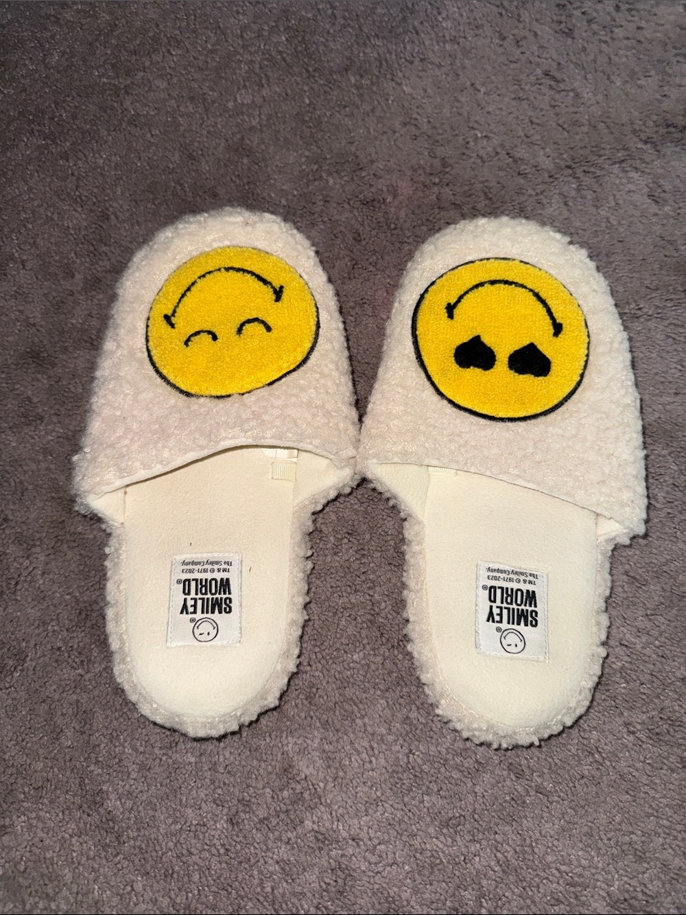 Smiley World Women's Cream Plush Slippers with Yellow Smiley